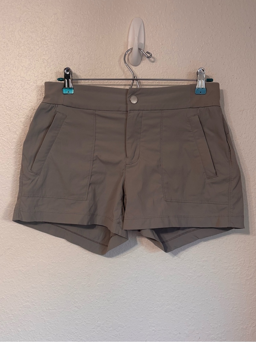 Athleta Trekkie Shorts Size 4